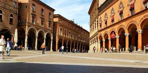 is bologna a walkable city